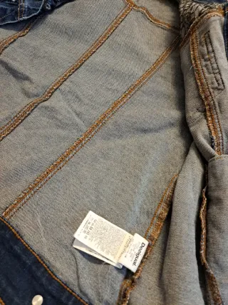 Chaqueta tejana Desigual bordada