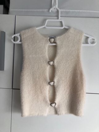 Top de pelo con detalles plateados Bershka