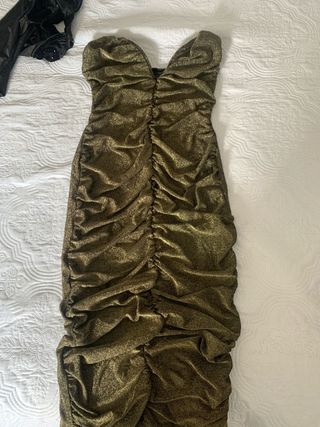 Vestido dorado drapeado