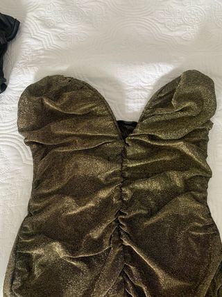 Vestido dorado drapeado