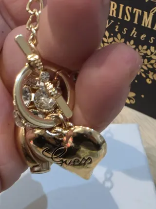 Pulsera Guess Corazón y Bola Brillante