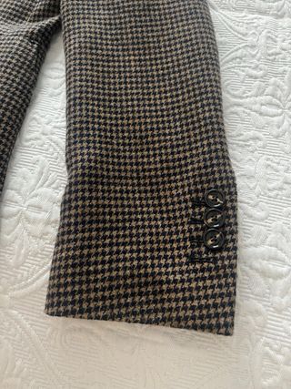 Americana Álvaro Moreno Marrón y Beige