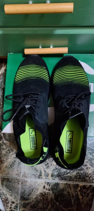 Zapatillas Puma Negras y Verdes Talla 45