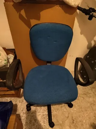 Silla de oficina azul