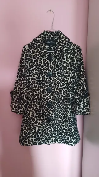Abrigo estampado leopardo