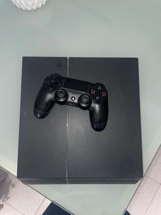 Consola Sony PS4 Negra + Mando