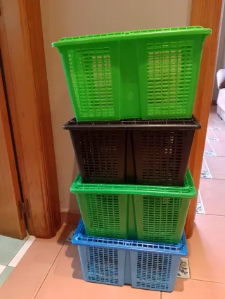 Caja de almacenamiento de plástico.
