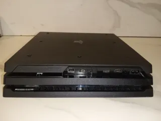 Consola PlayStation 4 Pro 870 gb + Mando Rojo