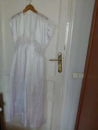 Camisón y bata novia raso y encaje