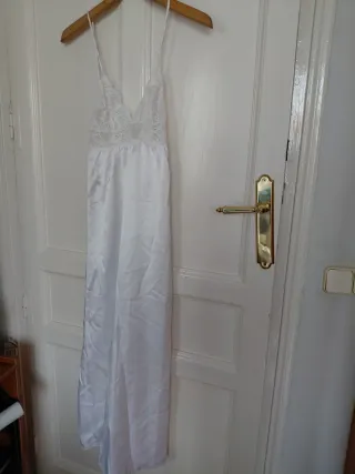 Camisón y bata novia raso y encaje