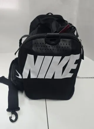 Bolso deportivo Nike negro