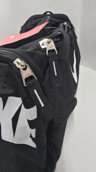 Bolso deportivo Nike negro