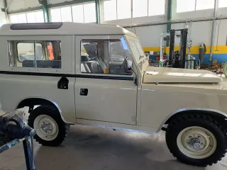 Land Rover Defender 1980