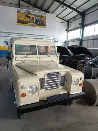 Land Rover Defender 1980