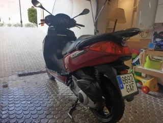 Piaggio X7 Evo 300ie Roja