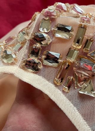 Vestido rosa largo adornos hombro