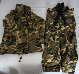 Traje de intemperie 2 piezas camuflaje