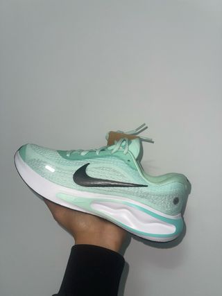 Zapatillas Nike Teal y Blanco