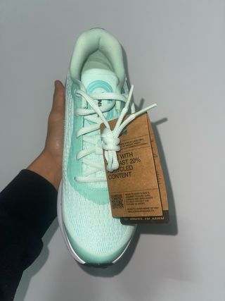 Zapatillas Nike Teal y Blanco