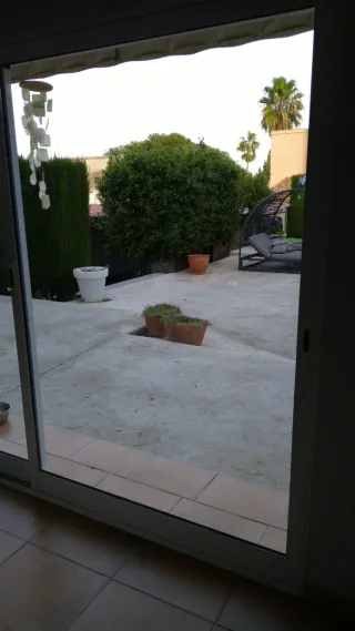 Puerta corredera aluminio blanco