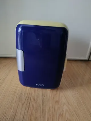 Nevera Portátil Sogo Azul y Crema