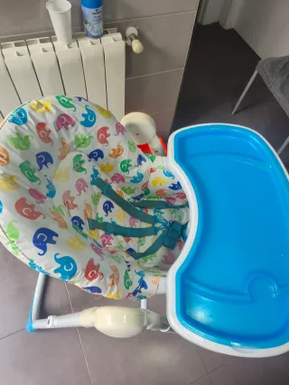 Trona de bebé con estampado de elefantes