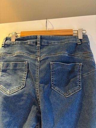 Pantalones vaqueros azules súper nuevos y cómodos