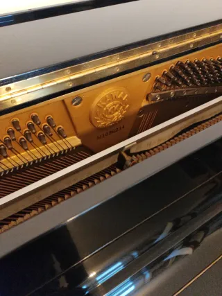 Piano Kawai Negro Brillante