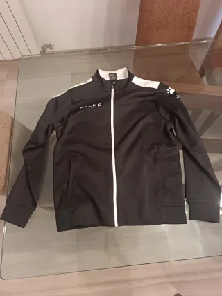 Sudadera Kelme Negra y Blanca