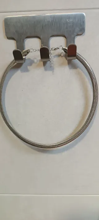 Collar plateado con cadena