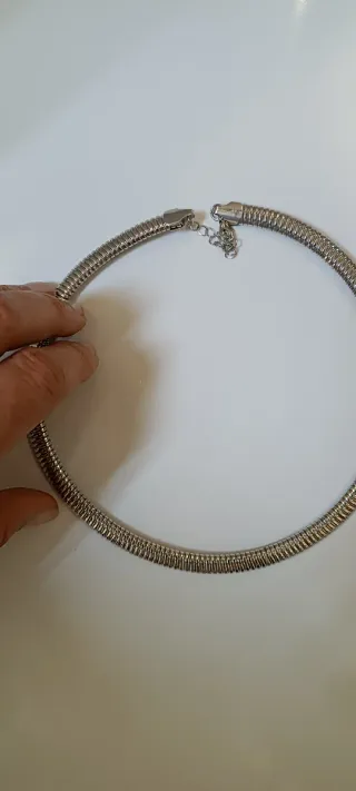 Collar plateado con cadena