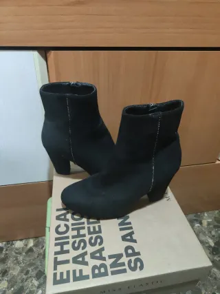 Botines negros tacón
