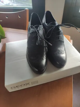 Zapatos de mujer de la marca Geox