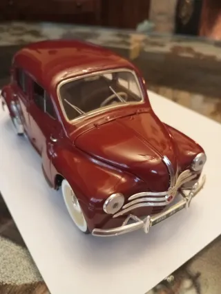 1:17 RENAULT 4CV