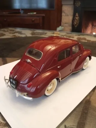 1:17 RENAULT 4CV