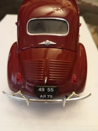 1:17 RENAULT 4CV