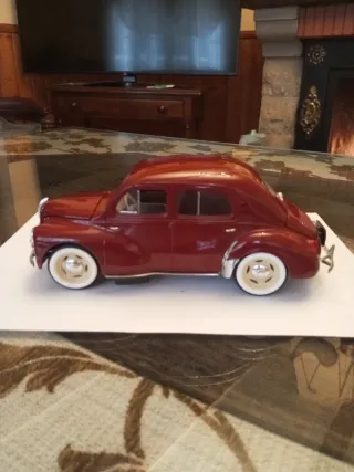 1:17 RENAULT 4CV