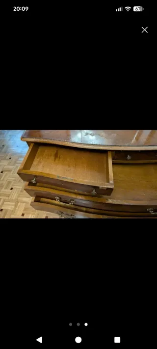 Cómoda antigua de madera