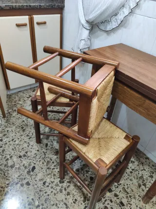 Mesa de cocina madera 80x70cm + 3 taburetes