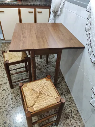 Mesa de cocina madera 80x70cm + 3 taburetes