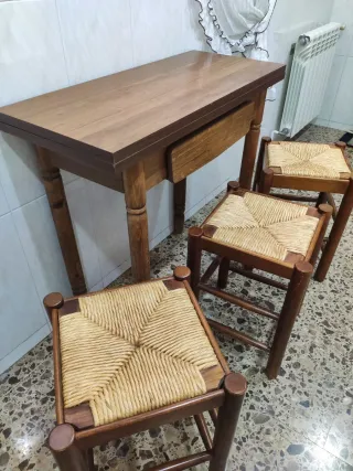 Mesa de cocina madera 80x70cm + 3 taburetes