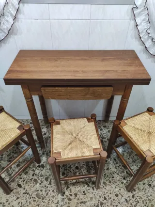 Mesa de cocina madera 80x70cm + 3 taburetes