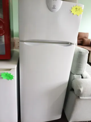 Nevera INDESIT pequeña