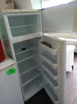 Nevera INDESIT pequeña