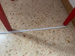 Mesita de noche Ikea roja