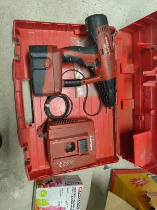 Taladro Hilti UH 240-A con maletín