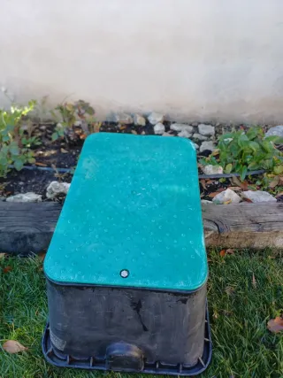 Arqueta de riego verde