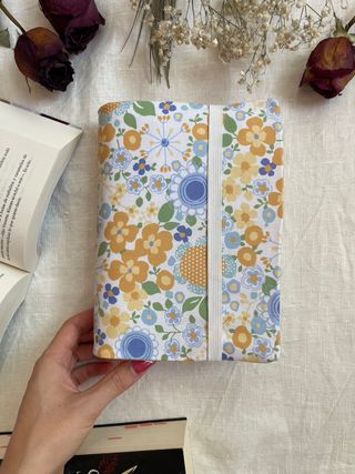 funda con solapas para libros de bolsillo