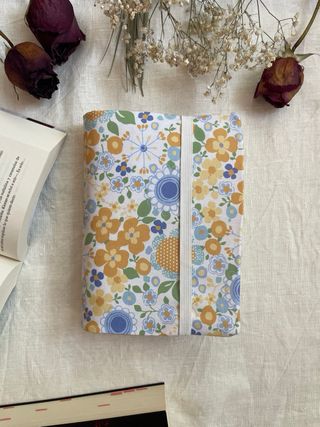 funda con solapas para libros de bolsillo