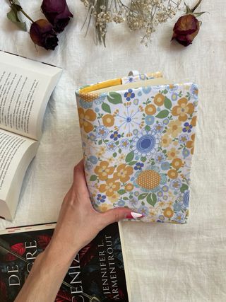 funda con solapas para libros de bolsillo